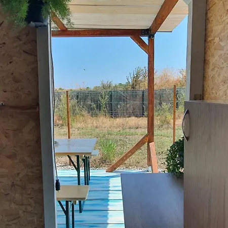 مكان تخييم Free People *