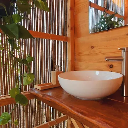 مكان تخييم Free People فاما فيكي