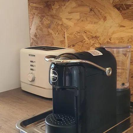 مكان تخييم Free People